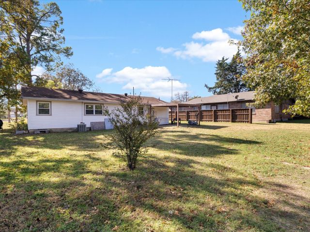 1805 Stevens Street, Bridgeport, TX 76426