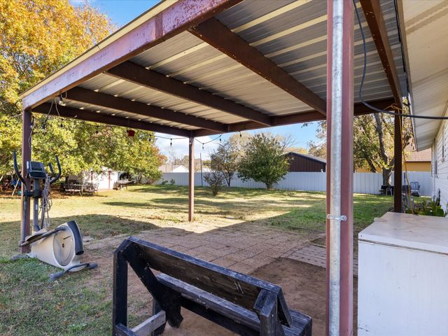 1805 Stevens Street, Bridgeport, TX 76426