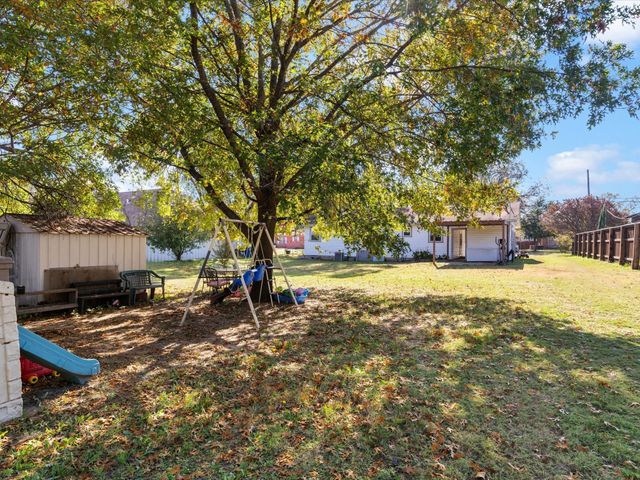 1805 Stevens Street, Bridgeport, TX 76426