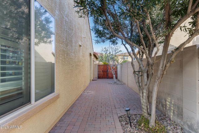 1553 W Homestead Drive, Chandler, AZ 85286