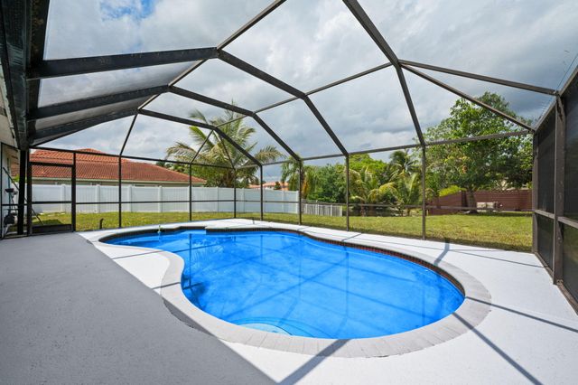 13400 NW 5th Court, Plantation, FL 33325