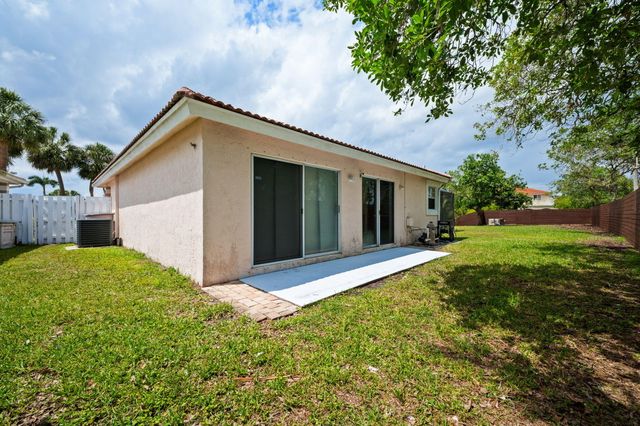 13400 NW 5th Court, Plantation, FL 33325