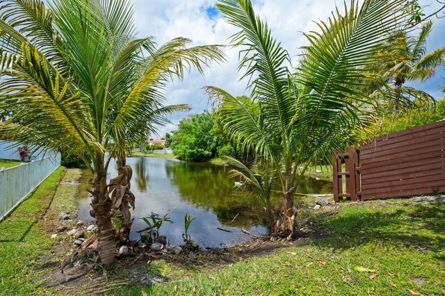 13400 NW 5th Court, Plantation, FL 33325