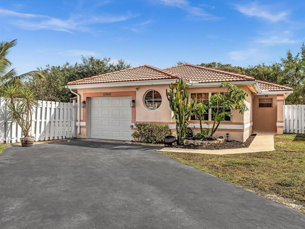 13400 NW 5th Court, Plantation, FL 33325