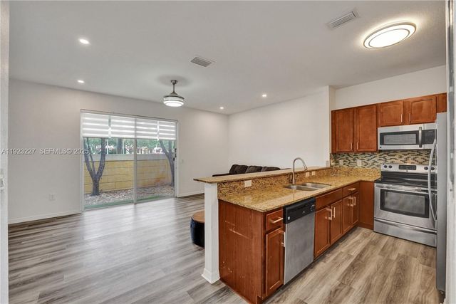 8993 SW 17th Ct, Miramar, FL 33025