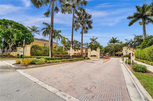 8993 SW 17th Ct, Miramar, FL 33025