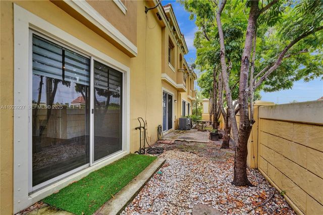 8993 SW 17th Ct, Miramar, FL 33025