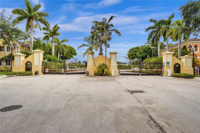 8993 SW 17th Ct, Miramar, FL 33025