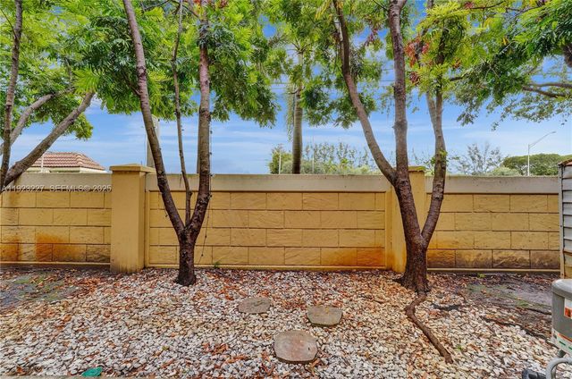 8993 SW 17th Ct, Miramar, FL 33025