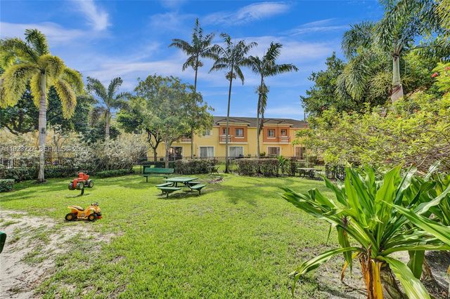 8993 SW 17th Ct, Miramar, FL 33025