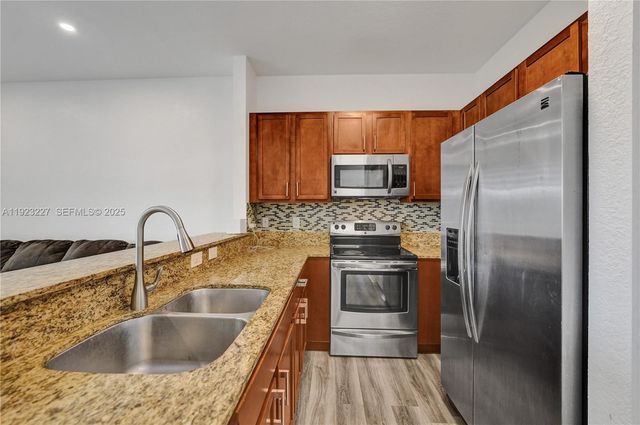 8993 SW 17th Ct, Miramar, FL 33025