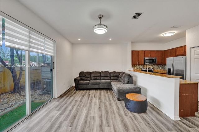 8993 SW 17th Ct, Miramar, FL 33025