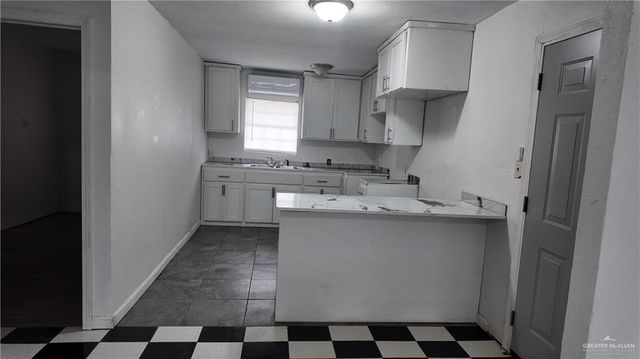 712 E Crockett Avenue, Pharr, TX 78577