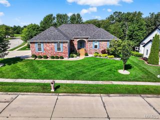 2701 Fairway Estates Drive, Wentzville, MO 63385