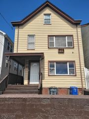 55 N 6Th St, Paterson City, NJ 07522