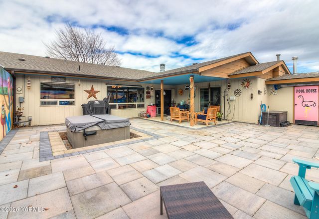 309 S 49th Ave, Yakima, WA 98908