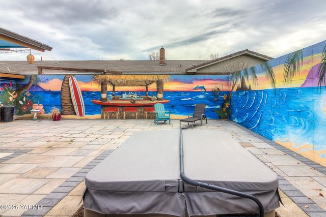 309 S 49th Ave, Yakima, WA 98908