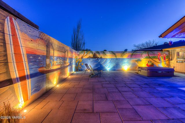 309 S 49th Ave, Yakima, WA 98908