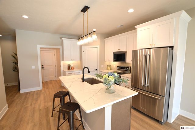 5001 Donnette Drive, Lincoln, NE 68514