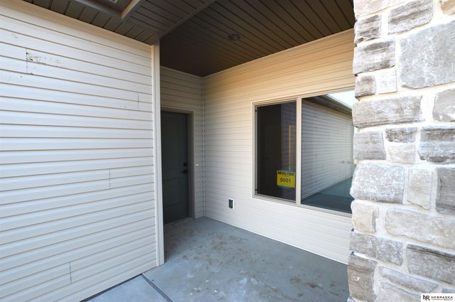 5001 Donnette Drive, Lincoln, NE 68514