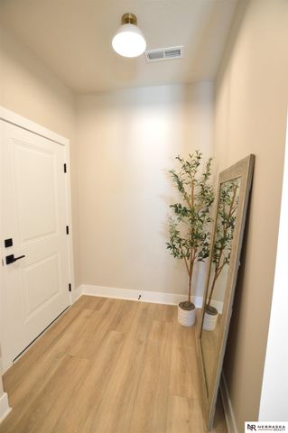 5001 Donnette Drive, Lincoln, NE 68514