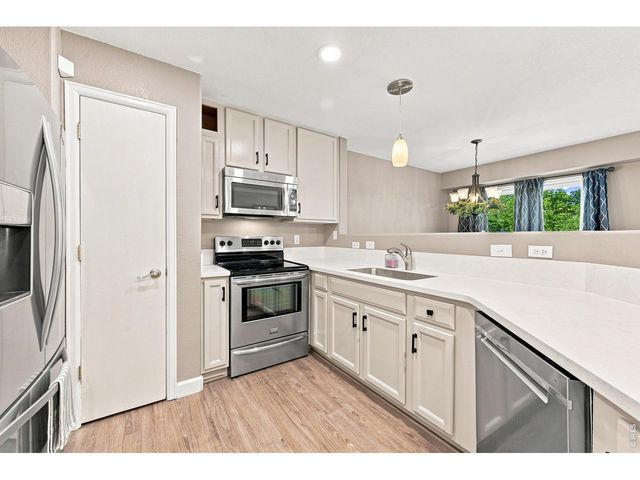 1684 Oak Creek Dr, Loveland, CO 80538