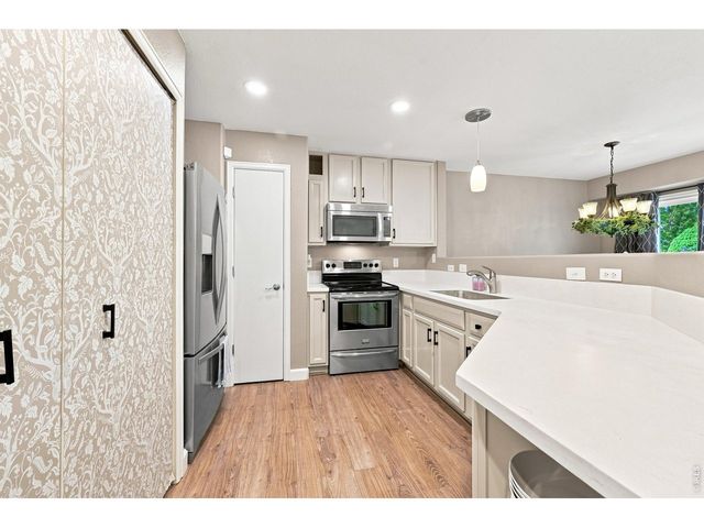 1684 Oak Creek Dr, Loveland, CO 80538