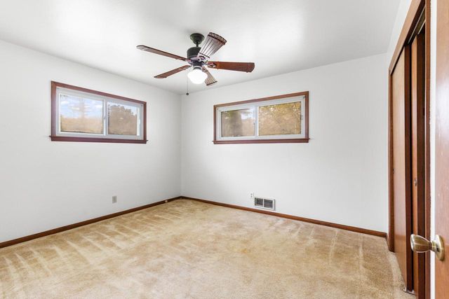 3301 E Carol COURT, Oak Creek, WI 53154