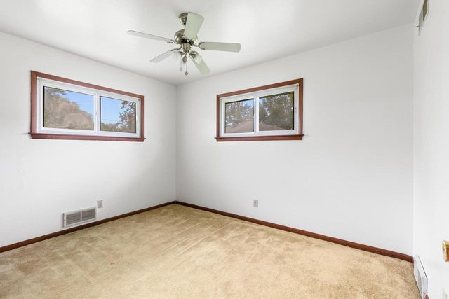 3301 E Carol COURT, Oak Creek, WI 53154