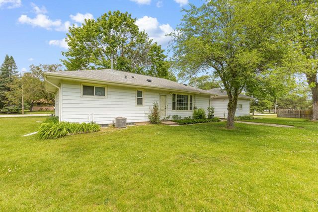 3301 E Carol COURT, Oak Creek, WI 53154