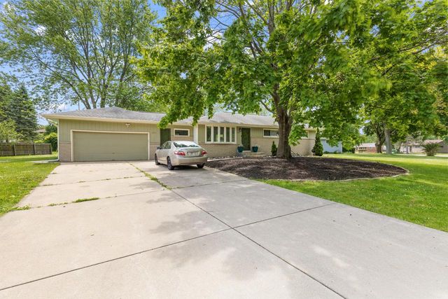 3301 E Carol COURT, Oak Creek, WI 53154