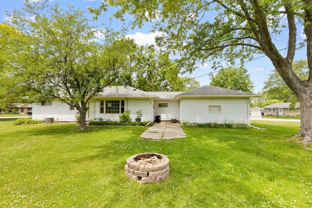 3301 E Carol COURT, Oak Creek, WI 53154