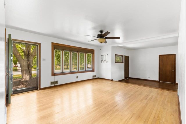 3301 E Carol COURT, Oak Creek, WI 53154