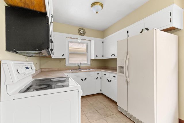 3301 E Carol COURT, Oak Creek, WI 53154