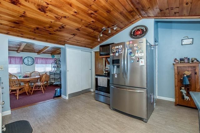 26 Washington Dr, Wareham, MA 02571