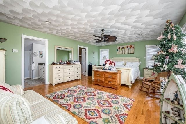 26 Washington Dr, Wareham, MA 02571