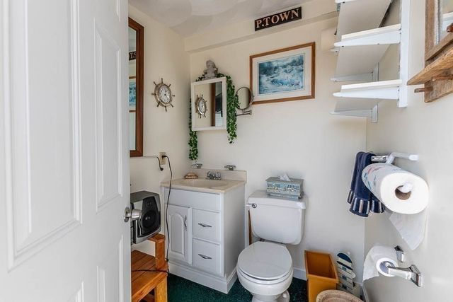 26 Washington Dr, Wareham, MA 02571