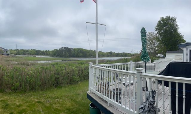 26 Washington Dr, Wareham, MA 02571