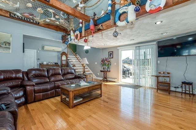 26 Washington Dr, Wareham, MA 02571