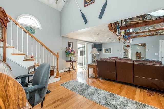 26 Washington Dr, Wareham, MA 02571