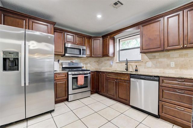 957 W Tesio Way, Mustang, OK 73064