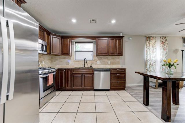 957 W Tesio Way, Mustang, OK 73064
