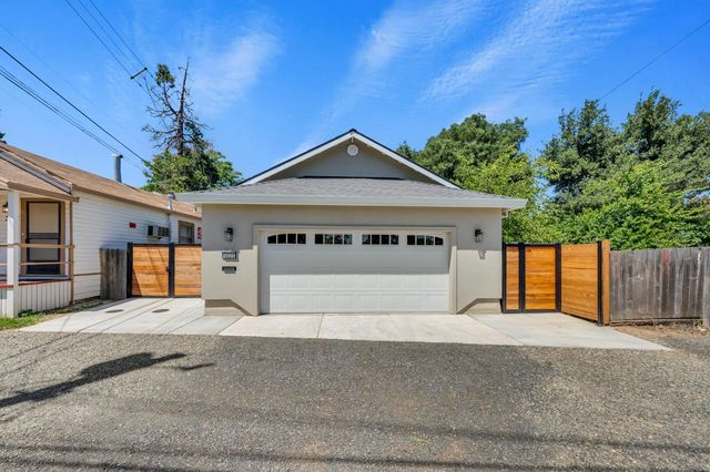 3025 7th Ave, Sacramento, CA 95817
