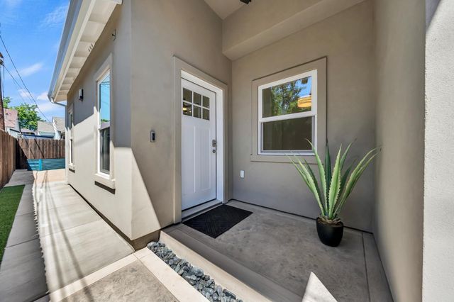 3025 7th Ave, Sacramento, CA 95817
