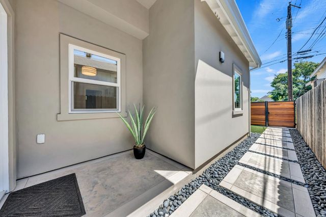 3025 7th Ave, Sacramento, CA 95817