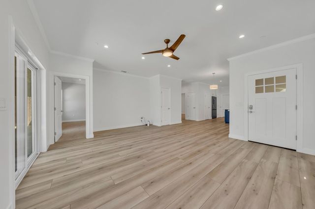 3025 7th Ave, Sacramento, CA 95817