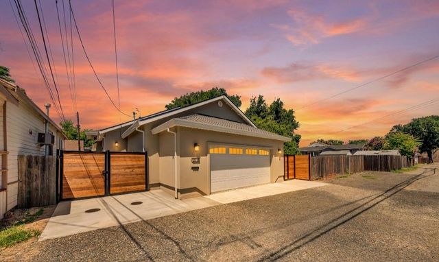 3025 7th Ave, Sacramento, CA 95817
