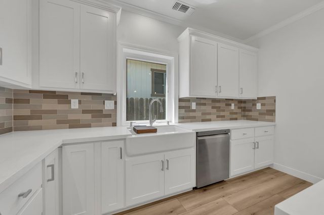 3025 7th Ave, Sacramento, CA 95817