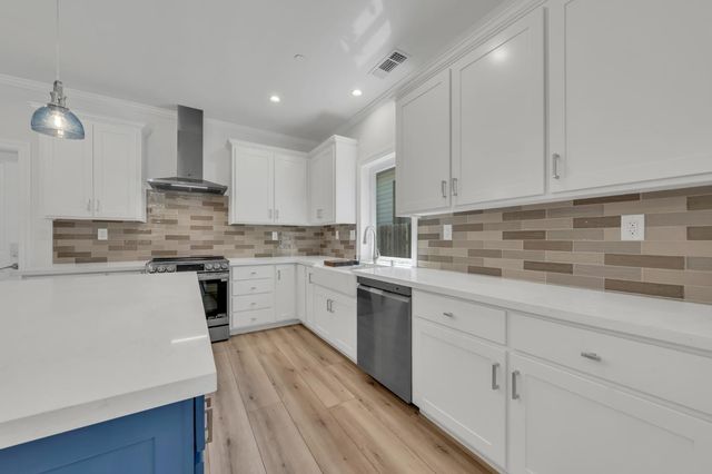 3025 7th Ave, Sacramento, CA 95817