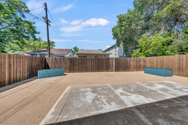 3025 7th Ave, Sacramento, CA 95817